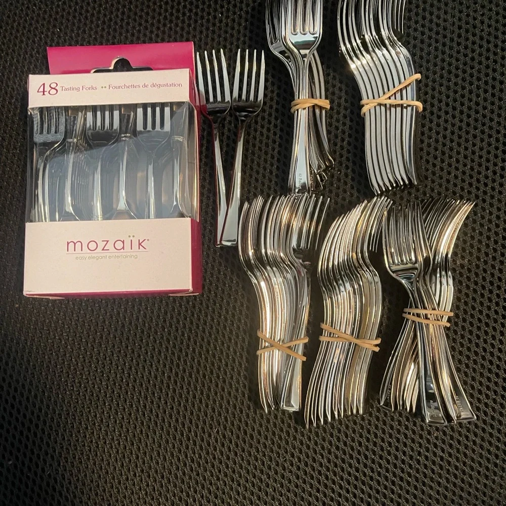 NEW 1 Sealed Box Mozaik 48 Ct + 52 Open Appetizer / Tasting Forks Plastic Silver